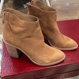 Tan leather ankle boot